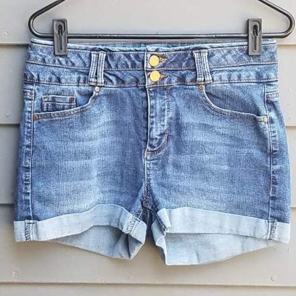 Blue Spice Jean Shorts szie 7 - Picture 1 of 6